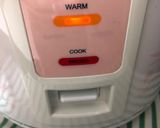 Foto langkah ke 5 dari resep Nasi Liwet Teri Tempe (Rice cooker).