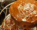 Foto del paso 11 de la receta: Bizcocho de zanahoria y yogur con baño de chocolate