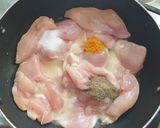 A picture of step 2 of Spicy Chicken Noodles.