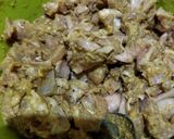Foto langkah ke 1 dari resep Ayam Goreng Kunyit ala Kedai Bakar Malaysia.