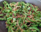 Foto langkah ke 4 dari resep Tumis Pare.