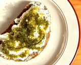 Hình bước làm 4 của món Bánh Mì Quét Phô Mai Ricotta Rong Nho