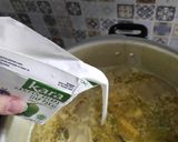 Foto langkah ke 4 dari resep Opor Ayam Bumbu Kuning.
