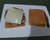 Foto langkah ke 3 dari resep Egg n Smoked Sandwich.