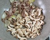 Foto langkah ke 6 dari resep Tumis Jamur - Brokoli - Babi.