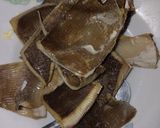 Gambar langkah 2 resipi Ikan ketuka masak lemak cili api daun kesum.