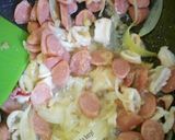 Foto langkah ke 2 dari resep Tumis Brokoli Sosis.