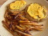 Hamburguesas de lentejas con papas caseras