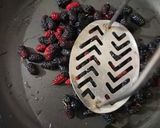 A picture of step 1 of Mulberry Ice cream with fresh cream.