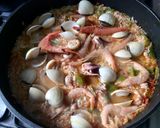 Foto del paso 3 de la receta Paella marinera con chipirones y sus huevas🦑🥘🦐