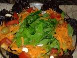 Foto del paso 3 de la receta Ensalada colorida con mini provoleta y salsa dulce de tomates
