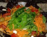 Foto del paso 3 de la receta: Ensalada colorida con mini provoleta y salsa dulce de tomates