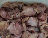 Hình bước làm 1 của món Cổ gà ướp ngũ vị hương chiên giòn