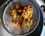 Foto langkah ke 3 dari resep Bakwan Jagung Seledri.