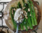 Foto del paso 3 de la receta: Crema de espárragos con nuez de la India