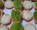 Foto del paso 3 de la receta: Pancitos caseros rendidores con pollo