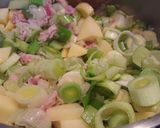 A picture of step 2 of Bacon, Leek And Potato Soup.