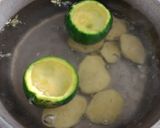 Foto del paso 1 de la receta: Zapallitos rellenos vegetarianos
