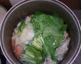 Foto langkah ke 6 dari resep Tomyam Seafood Simple.