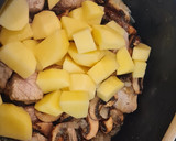 Foto del paso 3 de la receta: Ternera blanca guisada con champiñones y patatas