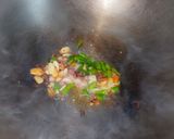 Foto langkah ke 2 dari resep Mie Goreng Daun Kelor.