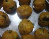 A picture of step 2 of વડા પાંઉ.