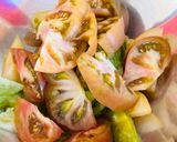 Hình bước làm 3 của món Salad Râu Bạch Tuộc, Nui Sò & Cà Chua