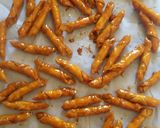 Foto langkah ke 4 dari resep Kacang Sembunyi Manis.