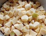 A picture of step 1 of Peanut Potato Curry.