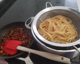 Foto del paso 4 de la receta: Espaguetis picantes con jamón ibérico y tomates secos