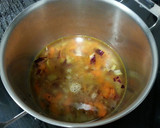 Foto del paso 2 de la receta: Sopa de quinoa con garbanzos