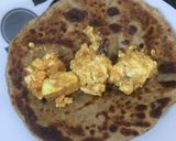 A picture of step 4 of Rolling Paneer stuffed roti.