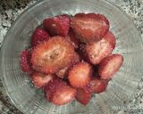 Une image de l'étape 2 de Cobbler (crumble soufflé) des fraises.