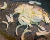 Foto del paso 1 de la receta: Pollo a la crema fit
