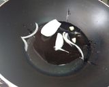 Foto del paso 3 de la receta: Costillitas de cerdo en chile negro