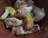 Foto langkah ke 1 dari resep Ayam goreng keriting.