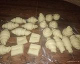 Foto del paso 5 de la receta: Medialunas de masa madre