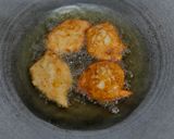 Foto langkah ke 3 dari resep Gumpal Pisang.