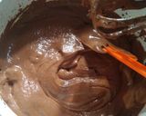 Foto langkah ke 7 dari resep 18.Muffin Triple Cokelat|| MOIST & NYOKLATT BANGETT!!!.