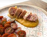 Foto del paso 6 de la receta Enrollado de pollo relleno de jamón y queso con salsa de verduras