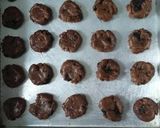 Foto langkah ke 3 dari resep Chocochip Oreo Cookies.