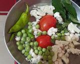 A picture of step 2 of Veg pulao.