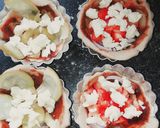 A picture of step 8 of Wheat flour Zucchini cup pizza.