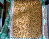 Foto langkah ke 7 dari resep Tempe HomeMade Bentuk Segitiga di Bungkus Daun Pisang (dari Kacang Kedelai Putih).