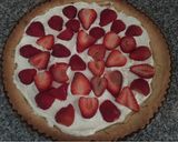 Foto del paso 2 de la receta: Tarta de frutillas y crema