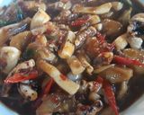Foto langkah ke 6 dari resep Cumi - Cumi Lada Hitam.