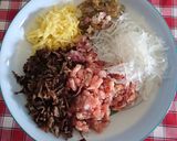 Hình bước làm 1 của món Chả giò tôm thịt