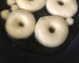Foto langkah ke 4 dari resep Donat kentang super lembut dan empuk.