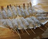 A picture of step 3 of Fried Shrimp Wrapped in Rice Noodles.
