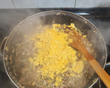 Foto del paso 9 de la receta: Huevos rellenos con gambones y verduras